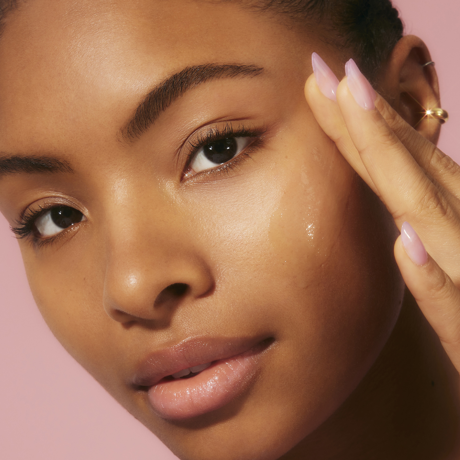 E.L.F. POWER GRIP PRIMER + 4% NIACINAMIDE (PREBASE FACIAL DE MAQUILLAJE A BASE DE GEL CON 4% DE NIACINAMIDA)